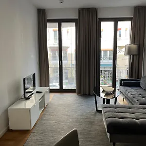 Modern In Mitte Apartment